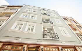 Atlantis Royal Hotel